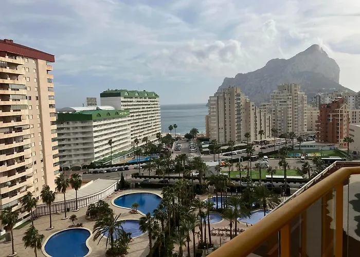 Ambar Monica 아파트